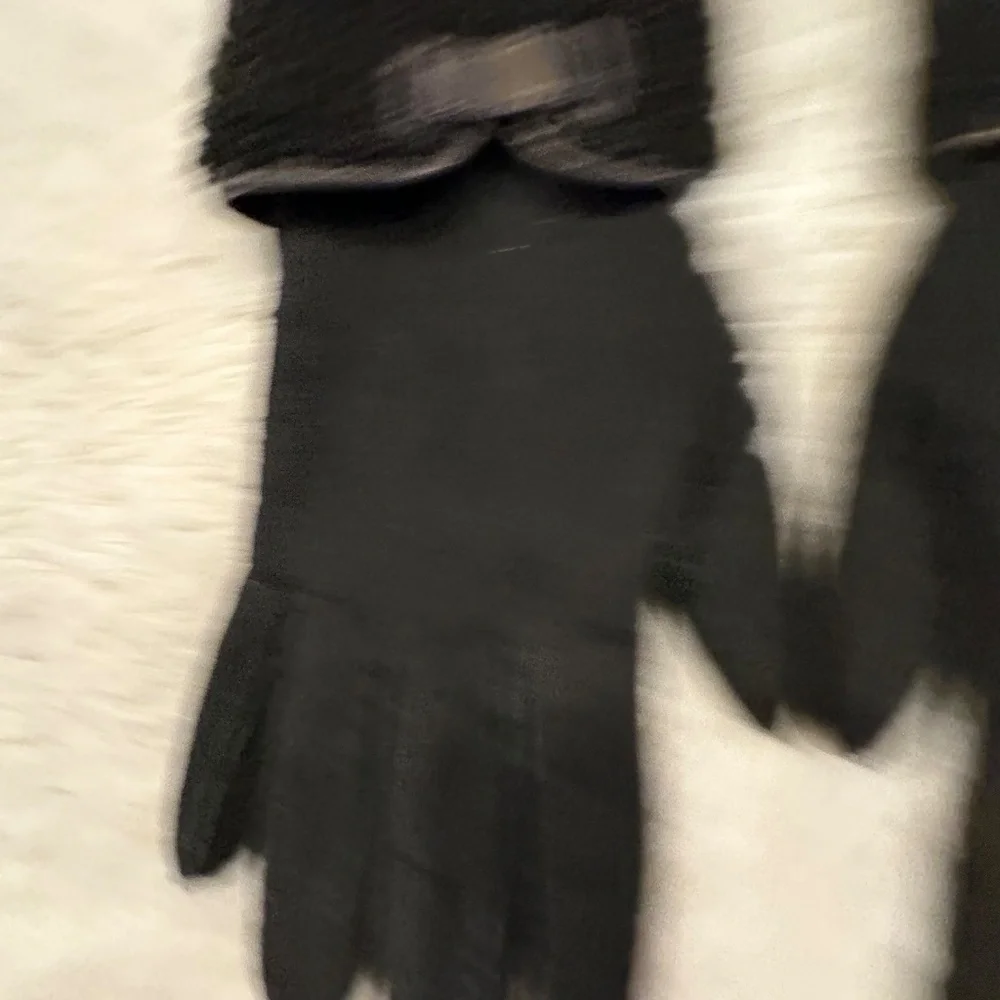 Hermes Black Sheepskin Gloves Size 7 - Picture 5 of 5